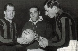 milan-inter-derby-milano-meazza-arbitro-fausto-coppi-gino-bartoli-14-gennaio-1950-ciclisti-giro-di-italia