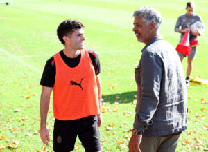 Sole sul campo centrale: Frankie Rijkaard goes to Milanello