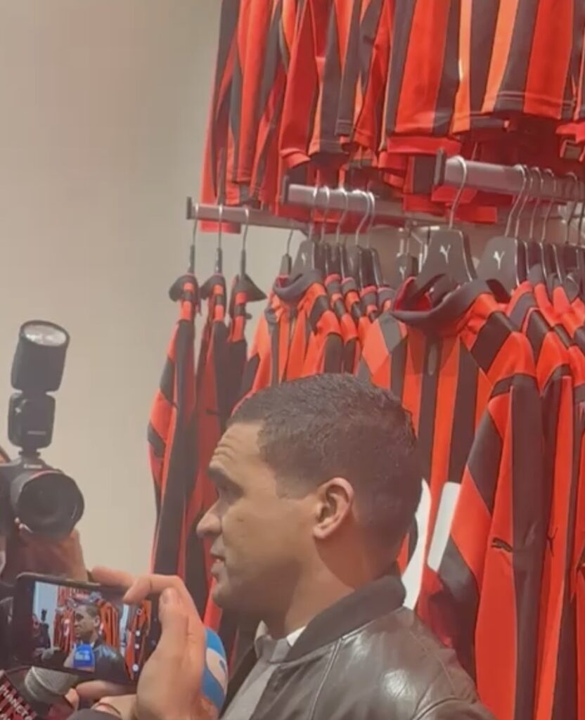 Serginho-Milan-Maglia-rossonera-125-anniversario-club-dicembre-2024