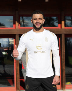 Walker-tifoso-bambino-san siro