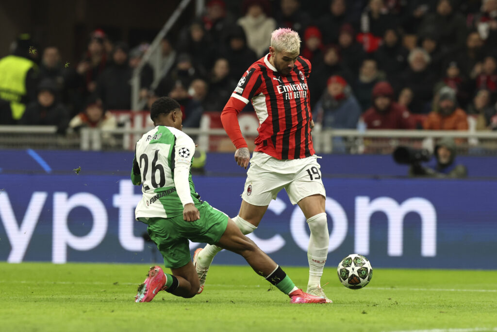 theo-hernandez-milan-feyenoord-espulsione-cartellino-rosso-simulazione-champions-league-editoriale-news
