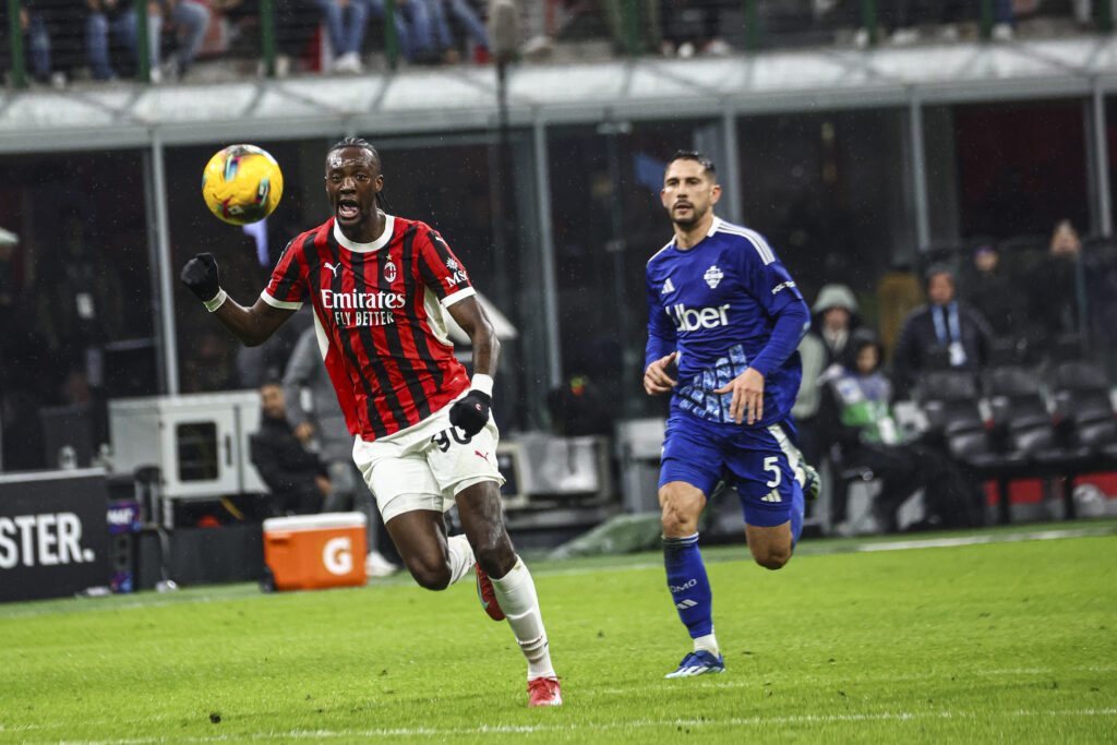 milan-como-abraham-dichiarazioni-dallara-diretta-live-risultato-tv-dazn-serie-a-reijnders-pulisic