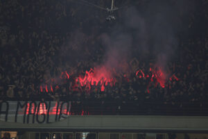 Curva striscione