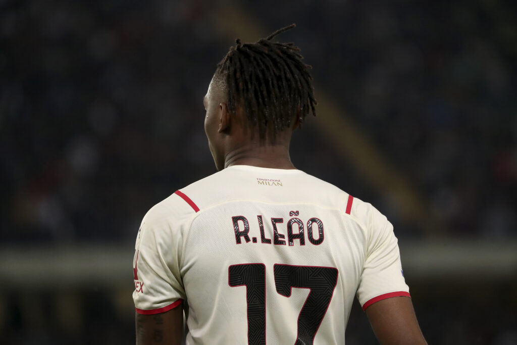 milan-leao-infiamma-i-social-con-una-storia-instagram-del-suo-nuovo-taglio-di-capelli