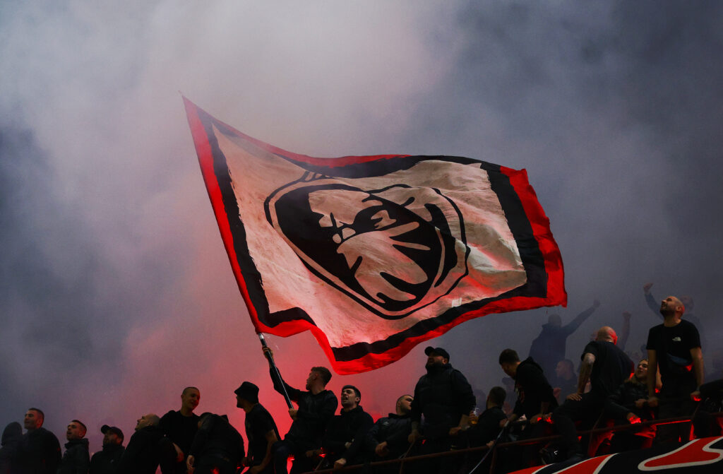 campagna-abbonamenti-milan-2025-2026-prezzi-aimc-tifosi-san-siro-curva-settore-biglietti
