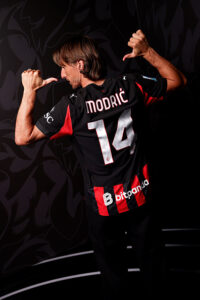 luka-modric-conferenza-stampa-presentazione-casa-milan-tv-news-dichiarazioni-foto-frasi-parole