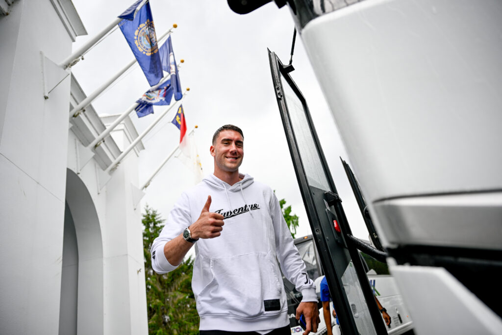 la-strategia-segreta-del-milan-per-acquistare-vlahovic-dalla-juve-news-ultima-ora-prestito-oneroso-contropartite-adli-bennacer-ingaggio-bilancio-ammortamento-trattativa-juventus