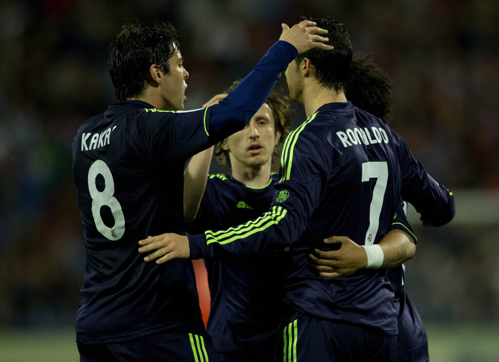 kaka-saluta-modric-milan-cuori-rossoneri-messaggio-amicizia