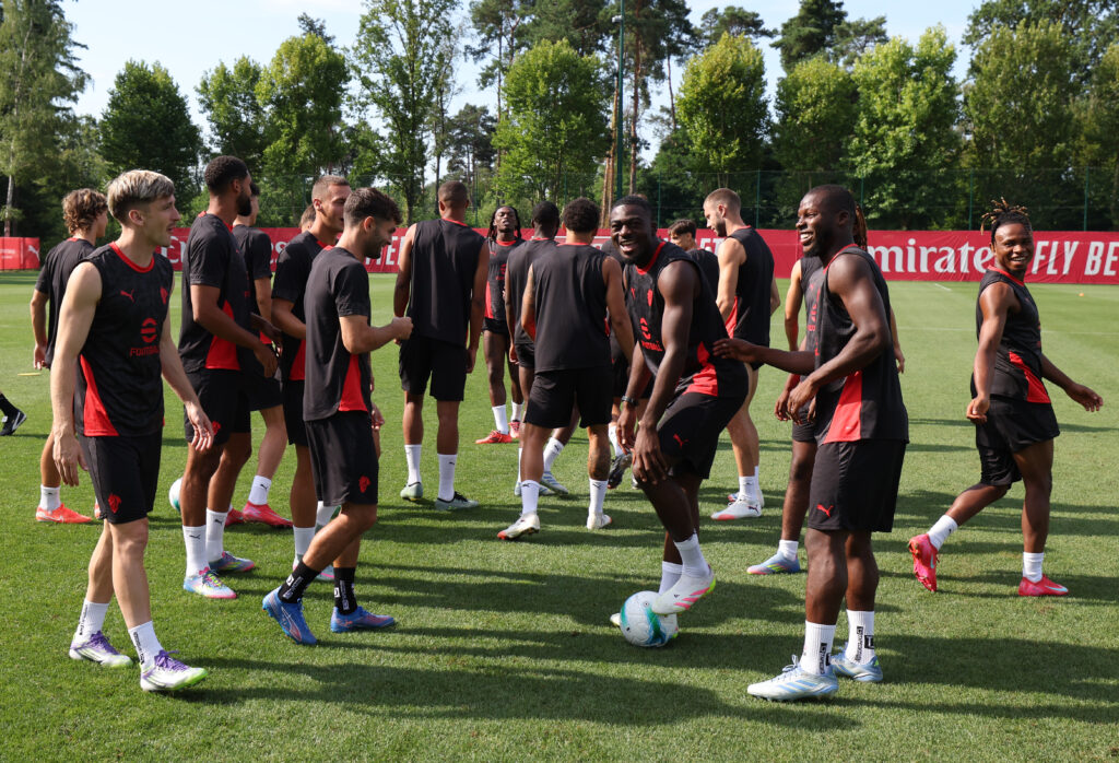 milan-amichevoli-estive-palinsesto-televisivo-dove-vedere-milan-allegri-rossoneri-sky-dazn-milan-tv