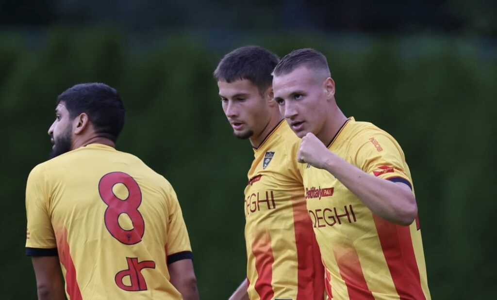 francesco-camarda-gol-lecce-spezia-amichevole-bressanone-ritiro