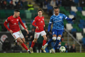 la-giornata-surreale-di-archie-brown-tra-milan-e-fenerbache-jet-privati-e-tifosi-sui-social