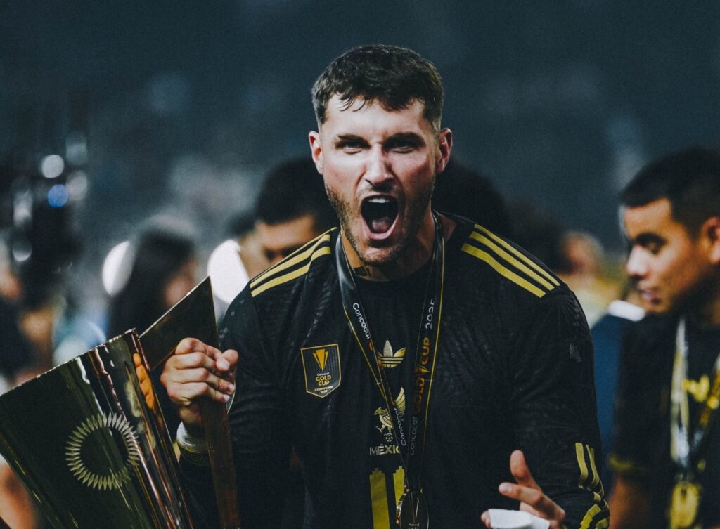 gold-cup-santiago-gimenez-medaglia-festeggiamenti-gold-cup-houston-stati-uniti-messico