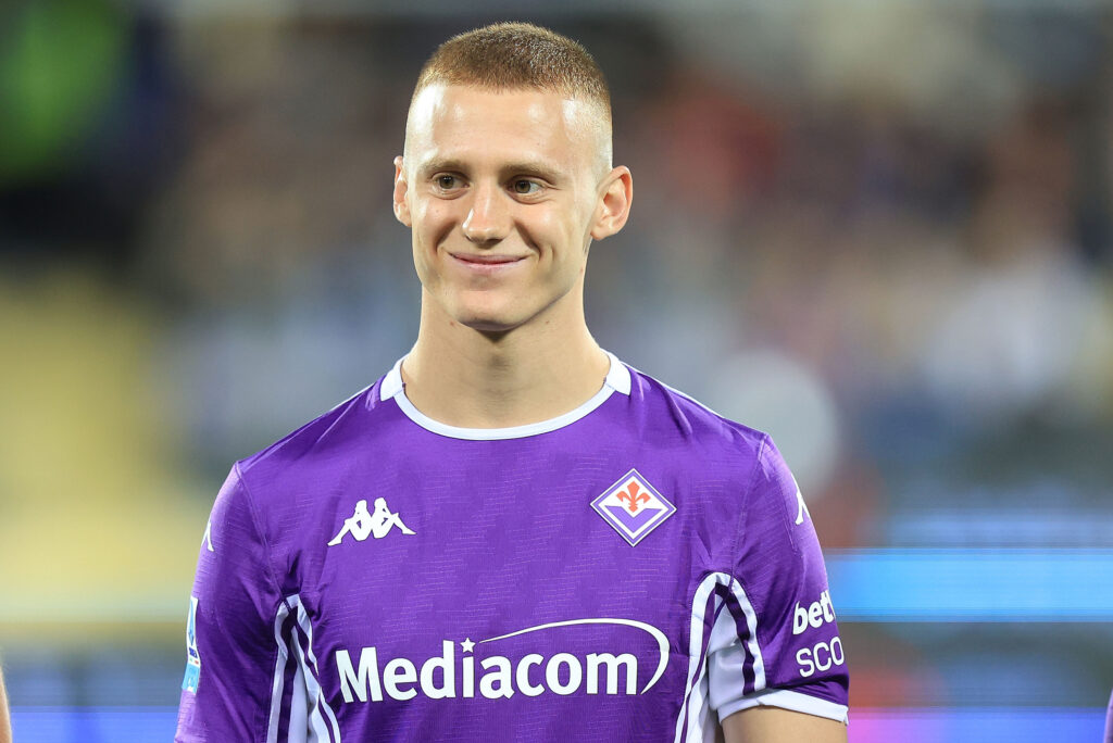 de-winter-cifre-prezzo-ufficiale-milan-gli-ostacoli-su-comuzzo-e-la-necessita-di-due-centrali-juventus-vlahovic-news-percentuale-futura-rivendita