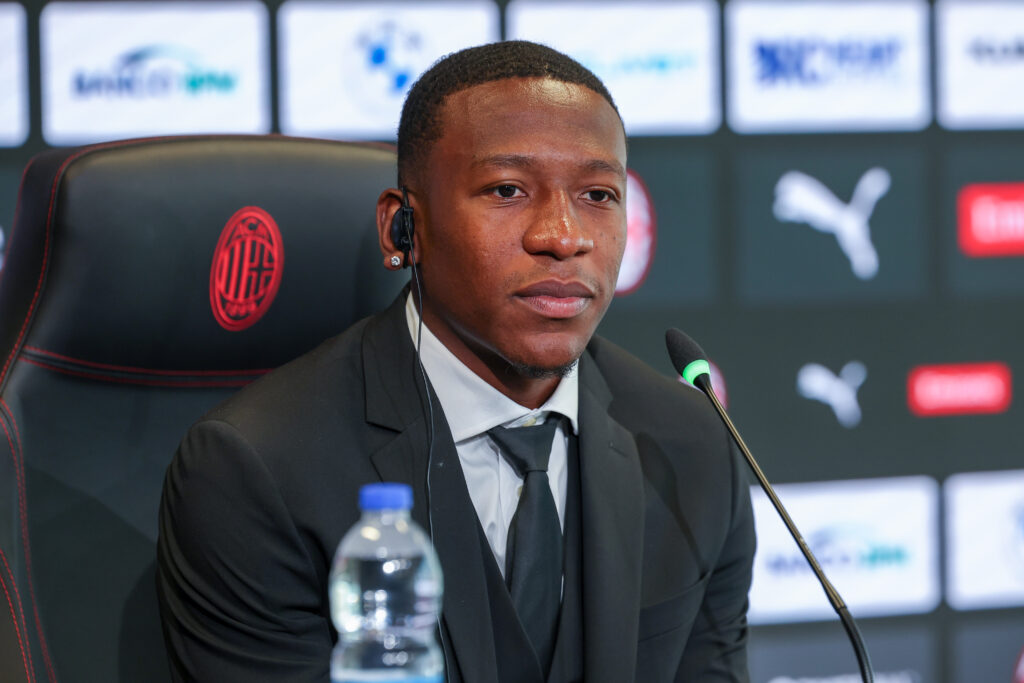 pervis-estupinan-milan-presentazione-granello-sabbia-casa-milan-sogni-prospettive