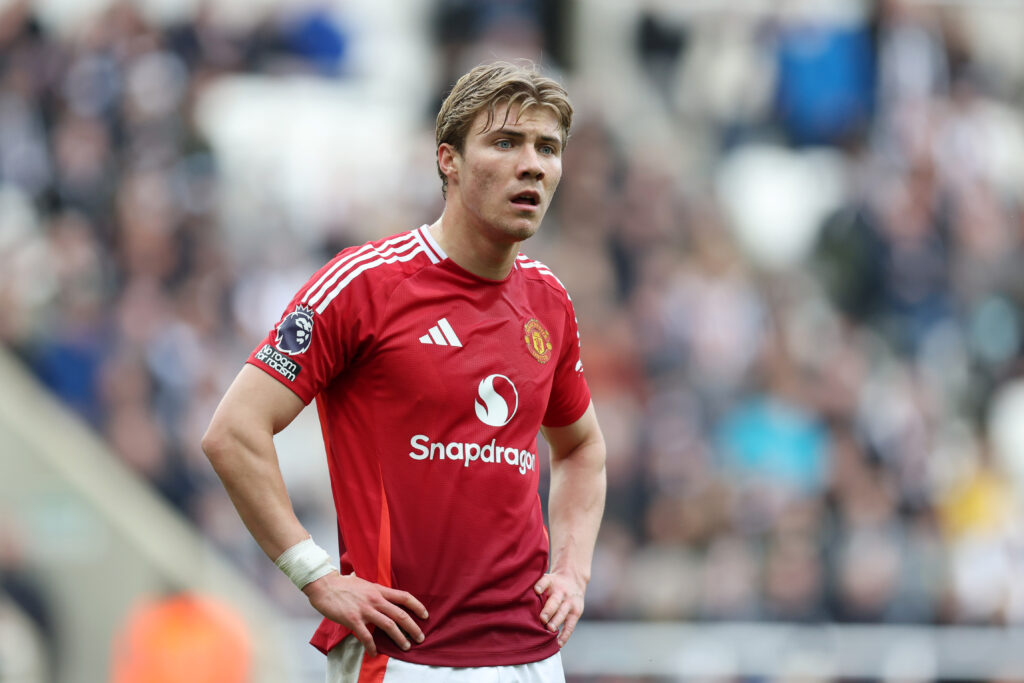 hojlund-non-si-sblocca-tare-e-allegri-in-pressing-su-vlahovic-arriva-dusan-milan-news-attaccante-juventus-costo-bilancio-ingaggio