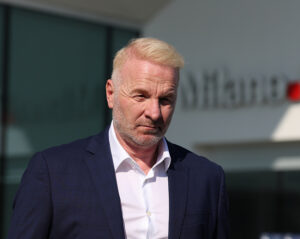 vlahovic-mercato-milan-estate-tare-ristic-contratto