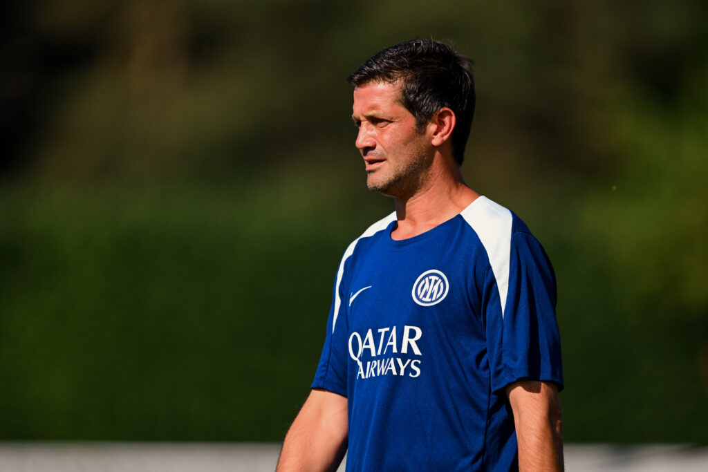 chivu-ai-tifosi-presenti-ad-appiano-qua-si-lavora-senno-andate-a-milanello