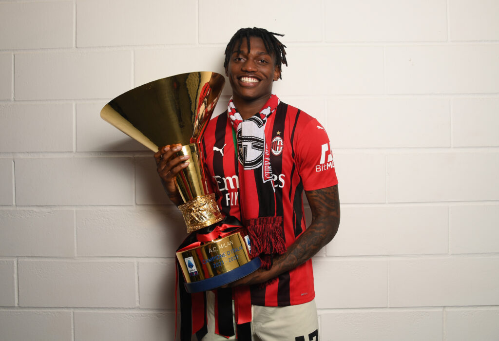 rafael-rafa-leao-storia-milan-lille-sporting-lisbona-chi-e-carriera-hobby-musica-moda-twitch-scudetto-2022-pioli-ibra-fonseca-conceicao-inter-derby-supercoppa-statistiche-gol-tifosi-allegri