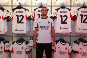 rabiot-allegri-milan-napoli-flagship-store-via-dante-dichiarazioni-intervista-sport-mediaset-scudetto-conte-serie-a