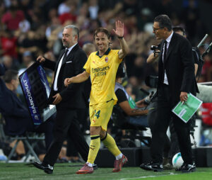 standing ovation Modric