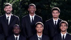 Prima squadra, tutti eleganti in foto: e c'è anche il talento Balentien...