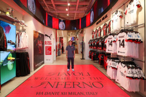 De Winter e Athekame al Flagship Store del Milan in Via Dante