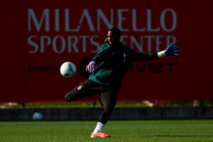 Gimenez in gruppo dopo il Messico: oggi a Milanello, tutte le foto