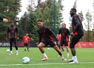 Milanello, tutte le foto: Leao in gruppo, Tomori e Gimenez in forte dubbio