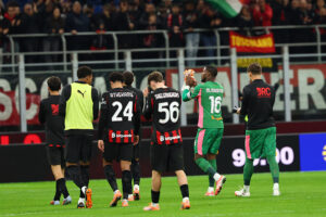 I giocatori e i tifosi, un tutt'uno a San Siro: nonostante il pareggio...