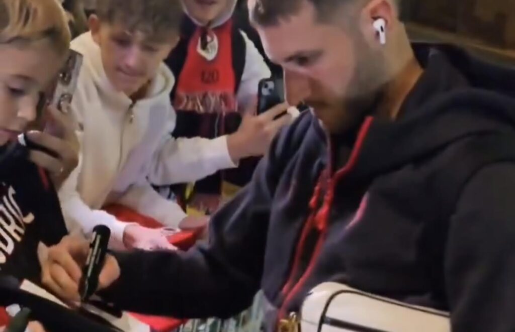 bergamo-autografi-rossoneri-pennarello-video-e-disponibilita