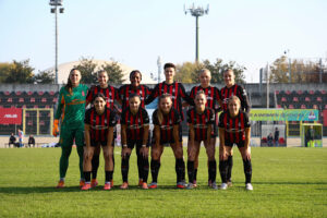 femminile-milan-indieci-e-battuto-su-rigore-beffa-a-seregno-contro-il-como