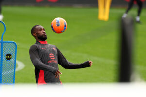 Leao, Tomori e gli altri Nazionali oggi a Milanello: tutte le foto