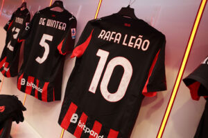 milan-lazio-le-formazioni-ufficiali-serie-a-san-siro-chi-gioca-titolari-arbitro-var-dove-guardarla