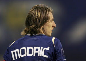 luka-modric-e-imbattibilità-nei-derby-mai-una-sconfitta-all-esordio-news-statistiche-curiosità-inter-milan
