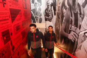 milan-flagship-store-via-dante-athekame-e-de-winter-tutte-le-foto