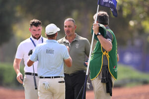 ruud-gullit-porta-la-collezione-ac-milan-golf-a-dubai