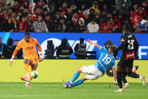 calvarese-punizione-a-favore-del-milan-ma-rosso-per-maignan