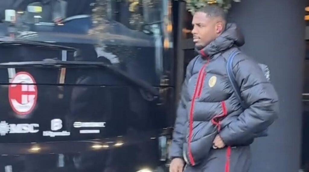 una-mattinata-ad-attendere-i-giocatori-del-milan