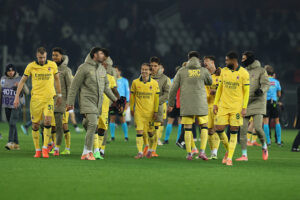 milan-la-squadra-sotto-la-curva-a-torino-ooohhh