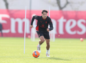 samuele-ricci-e-sempre-disponibile-per-i-tifosi