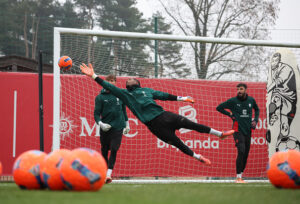 la-nomination-di-svilar-il-piu-forte-mike-maignan