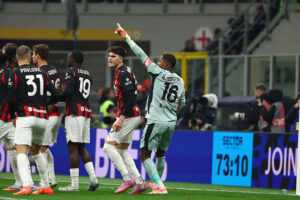 la-maglietta-di-san-giuan-maignan-resta-sempre-in-piedi