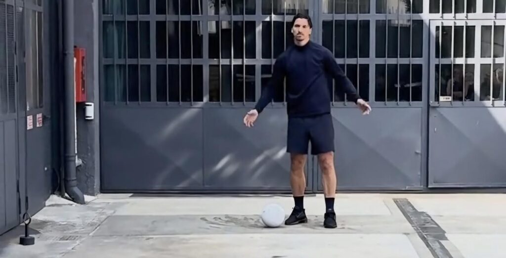 zlatan-imperversa-sui-social-povera-bottiglia