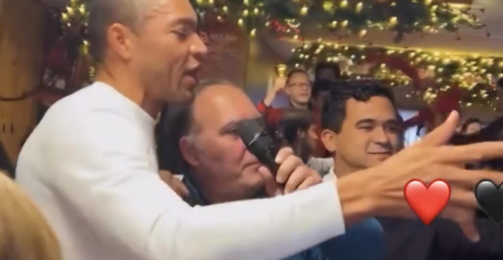 dida-e-serginho-scatenati-al-natale-di-casa-milan