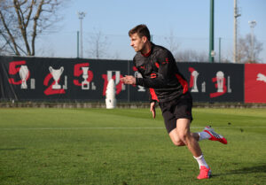 nebbiolina-e-sole-oggi-a-milanello-rossoneri-subito-al-lavoro