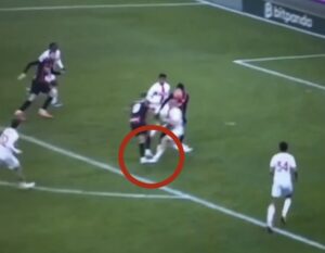 step-on-foot-fullkrug-poco-e-male