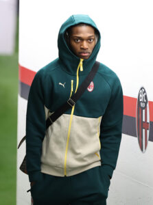 rafa-leao-in-panchina-ma-felice-e-in-prima-linea-con-i-compagni