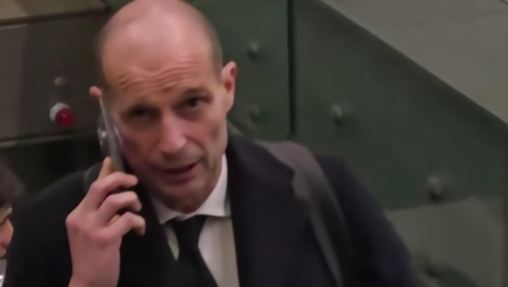 un-po-acciaccato-ma-e-partito-il-milan-ieri-dalla-stazione-di-rho-a-bologna