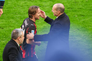 i-due-poli-del-milan-il-sorriso-fanciullo-di-modric-i-denti-digrignati-di-allegri