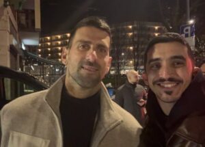 olimpiadi-e-milan-nole-djokovic-al-flasghip-store-rossonero-di-via-dante